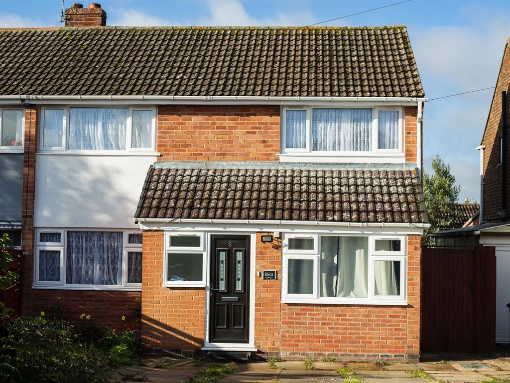 4 Bed Semi Detached House To Rent In Riston Close Leicester Le2 £