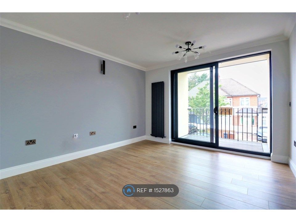 2 bed flat to rent in Dsd House, Romford RM6 Zoopla