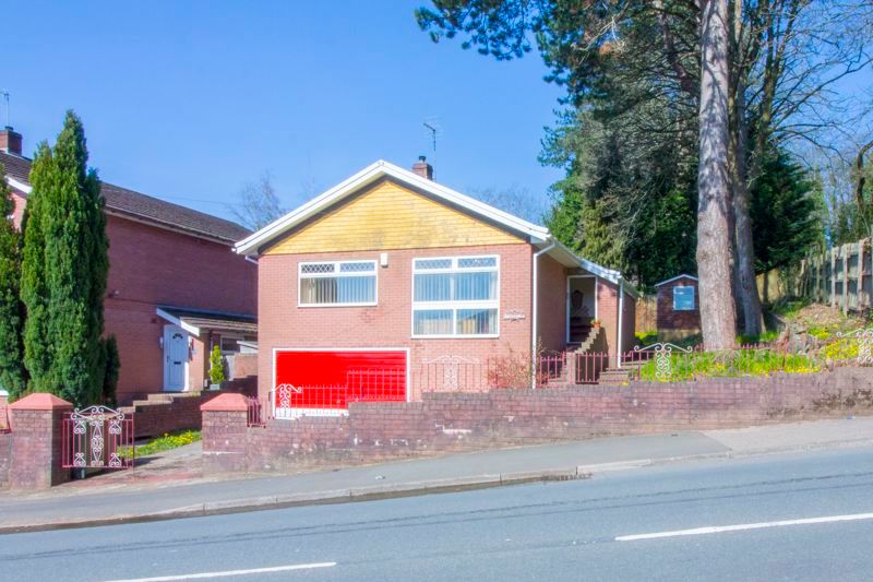 3 bed detached bungalow for sale in Manor Road, Risca, Newport NP11