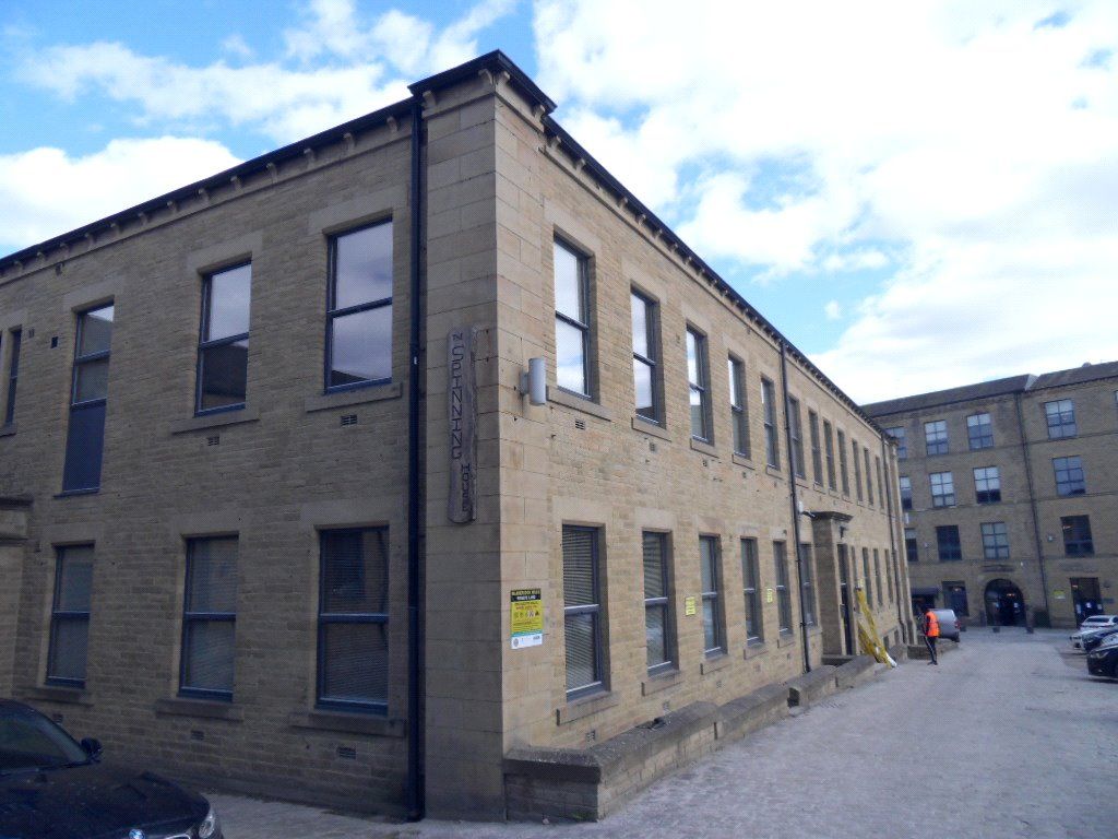 1 bed flat to rent in Upper Blakeridge Lane, Batley WF17, £600 pcm Zoopla