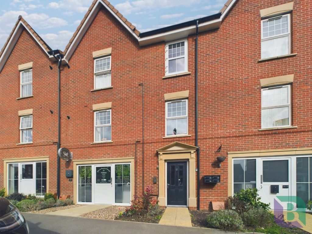 2 bed flat for sale in Summerlin Drive, Woburn Sands MK17, £200,000