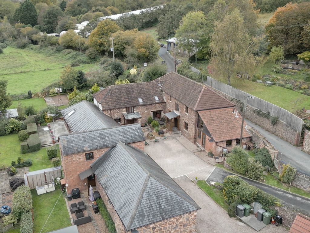 5 bed barn conversion for sale in Balls Farm Road, Ide, Exeter EX2, £