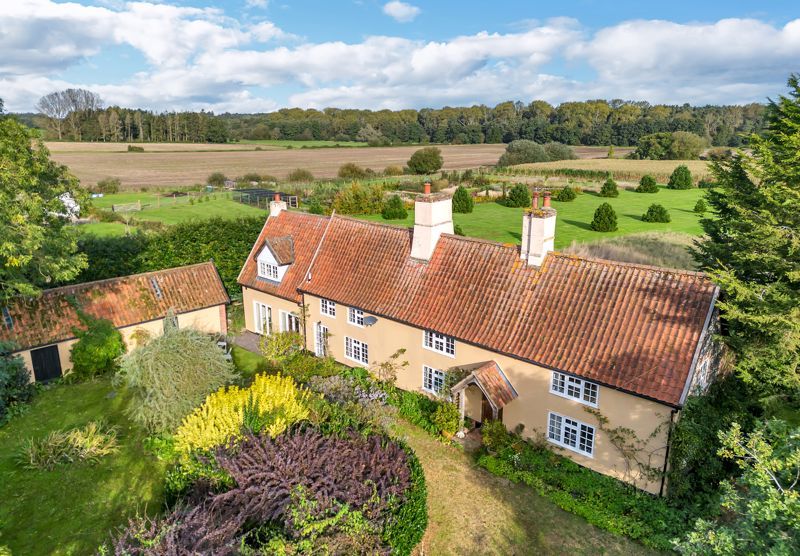 4 bed farmhouse for sale in Serendip, Illington, Thetford IP24, £