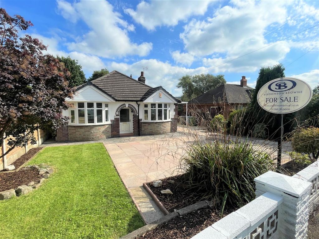 4 bed detached bungalow for sale in Moss Road, Congleton CW12, £280,500