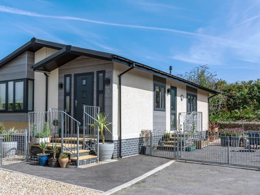 2 bed mobile/park home for sale in Whites Farm Park, North Country