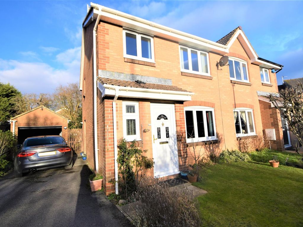 3 bed semidetached house for sale in Lindsey Close, Portishead