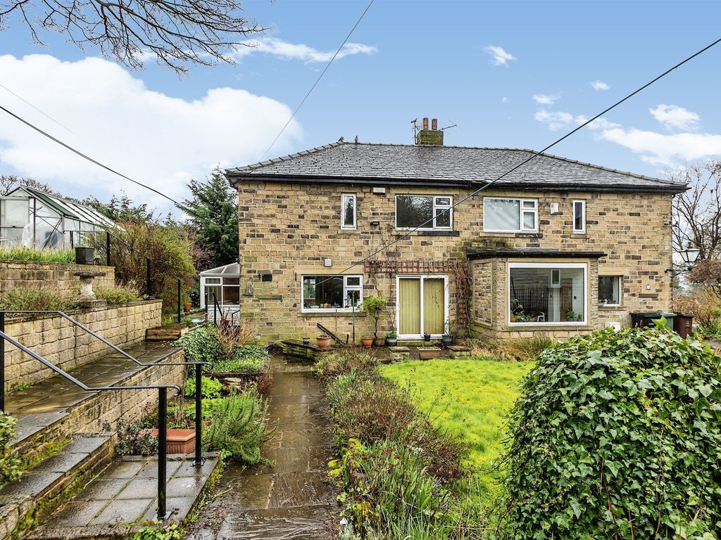 3 bed semidetached house for sale in Hamworth Drive, Oakworth