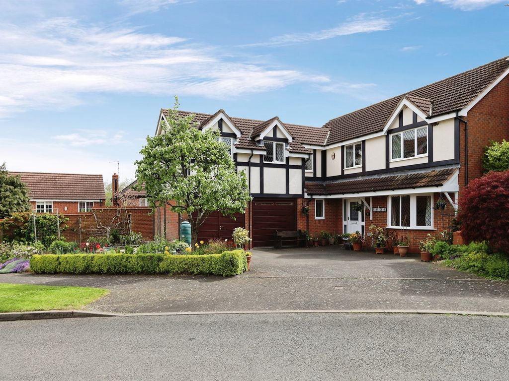 5 bed detached house for sale in Grovefield Crescent, Balsall Common