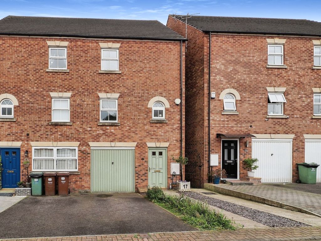 3 bed town house for sale in Marsden Mews, Hemsworth WF9, £180,000 Zoopla