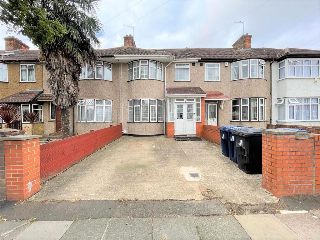 3 bed terraced house for sale in Cornwall Avenue, Southall UB1 Zoopla