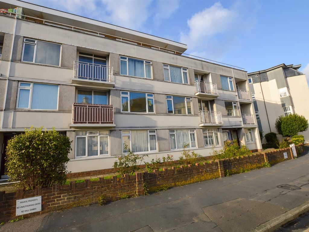 2 bed flat to rent in Seaside Road, Eastbourne BN21, £875 pcm Zoopla