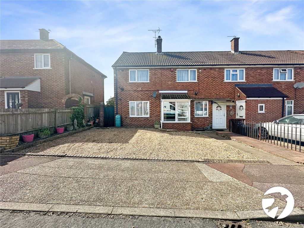 3 bed end terrace house for sale in Windmill Street, Rochester, Kent