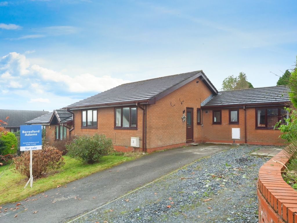 4 bed bungalow for sale in Uwch Y Mor, Pentre Halkyn, Holywell