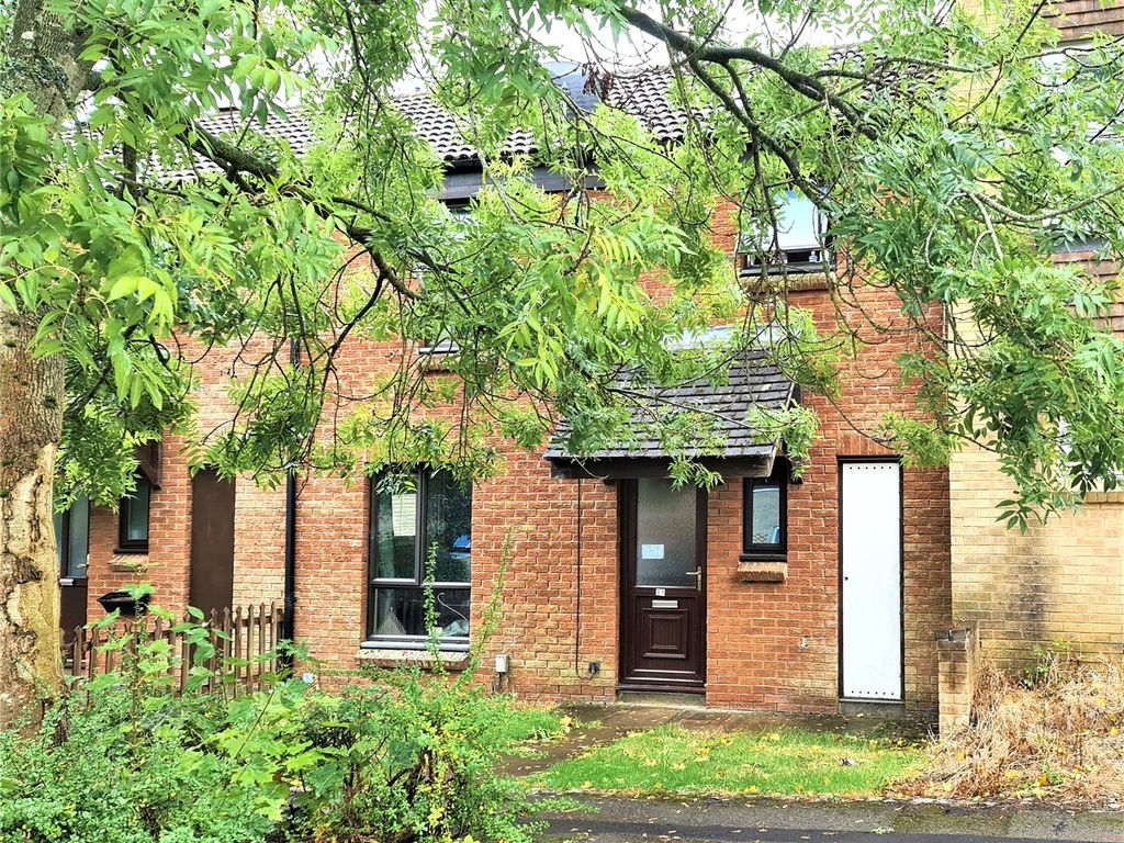 3 bed terraced house to rent in Willowbrook Square, Northampton NN3