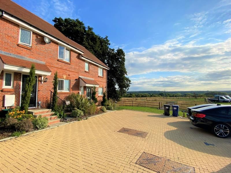 3 bed property to rent in Withers Walk, Blackwater, Camberley GU17 Zoopla