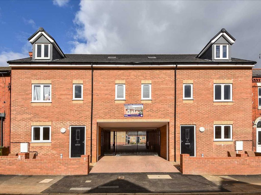 2 bed to rent in Stanley Court, Stanley Road, Wellingborough