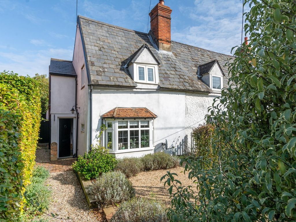 3 bed semidetached house for sale in Berechurch Hall Road, Colchester