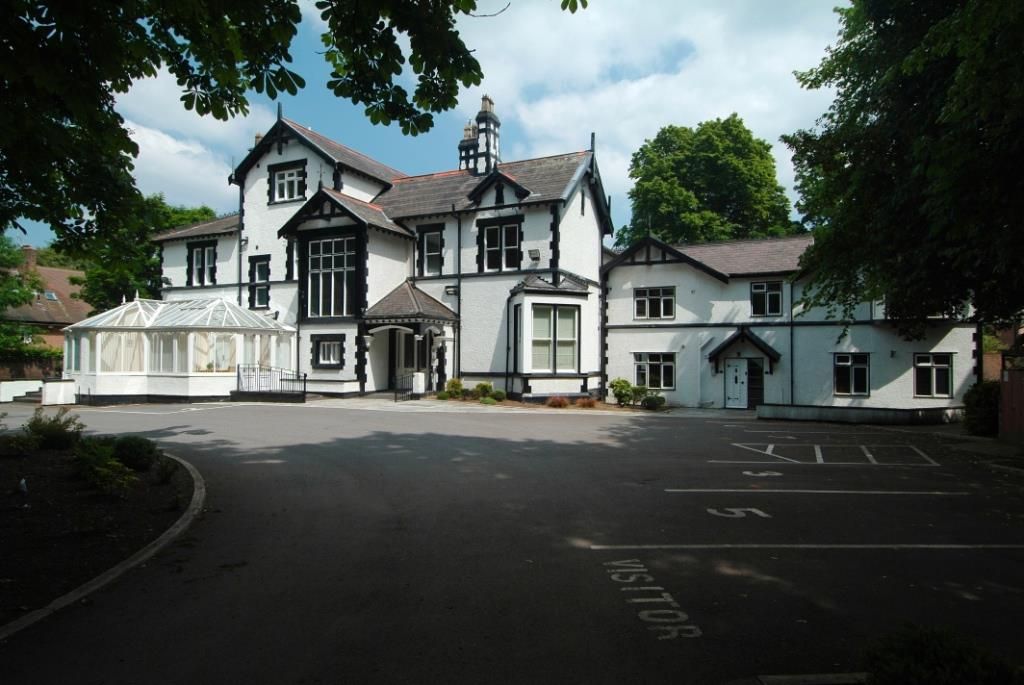 2 bed flat for sale in Lyndhurst Road, Mossley Hill, Liverpool L18, £