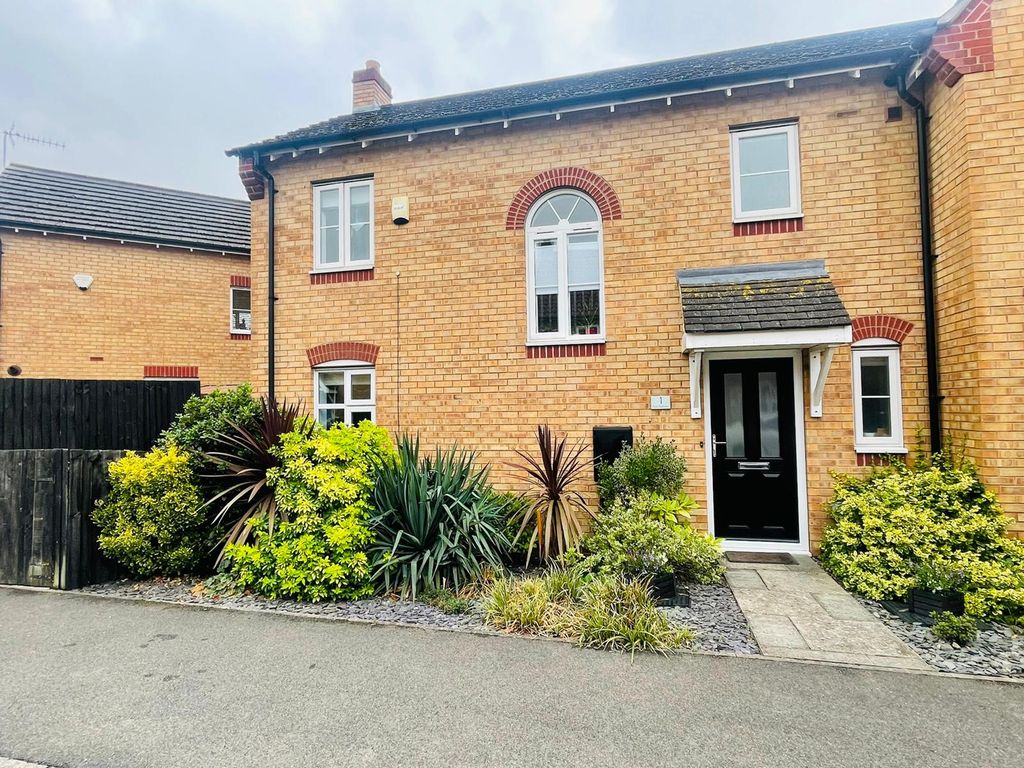 3 bed semidetached house for sale in Fox Hollow, Witham St. Hughs