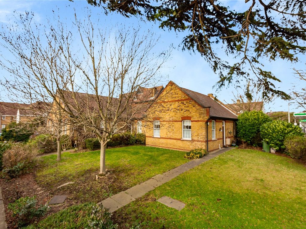 2 bed bungalow for sale in The Lodge, Hornchurch Road, Hornchurch RM11