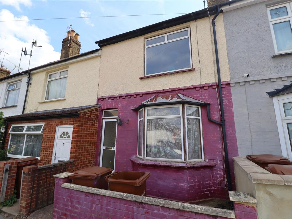 2 bed terraced house for sale in Maple Avenue, Gillingham ME7, £150,000