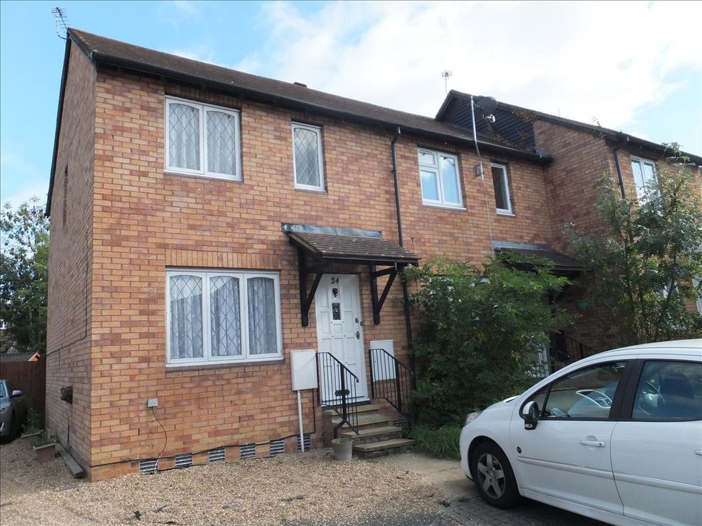 3 bed end terrace house to rent in Ennerdale Close, Bedfont TW14, £