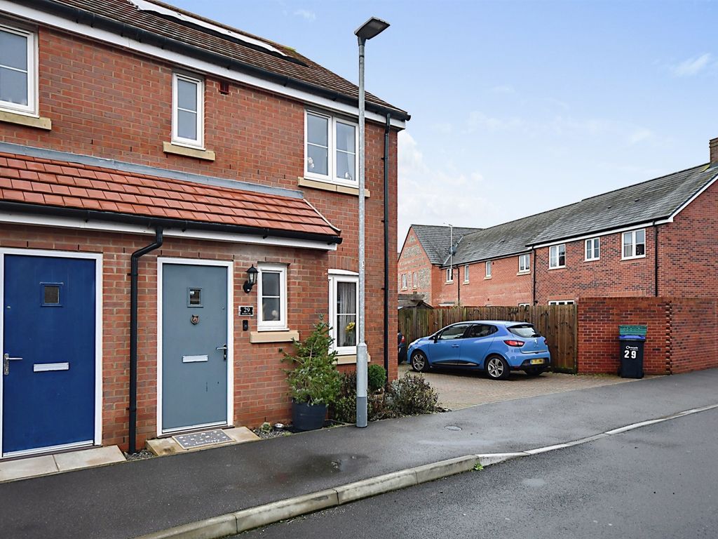 3 bed semidetached house for sale in Batchelor Way, Downton, Salisbury