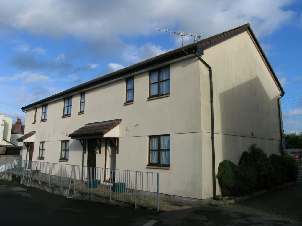 2 bed flat for sale in Sandford Road, North Somerset BS25, £