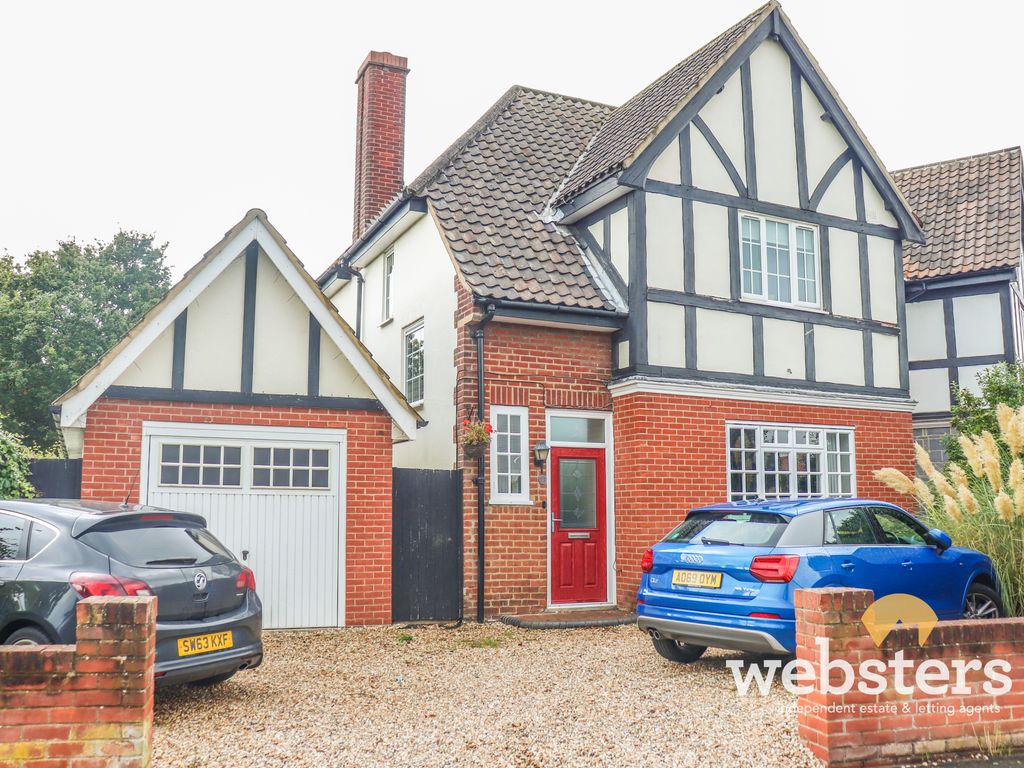 3 bed end terrace house for sale in Hillcrest Road, Thorpe St. Andrew