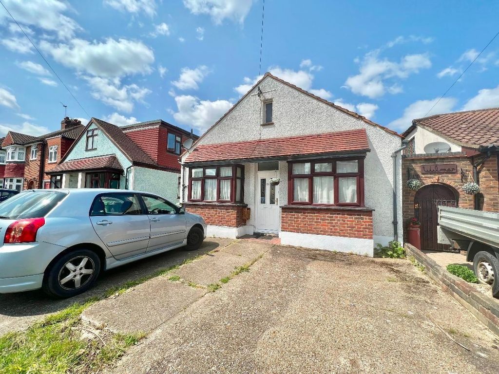 3 bed bungalow for sale in Chesterfield Road, West Ewell, Epsom KT19