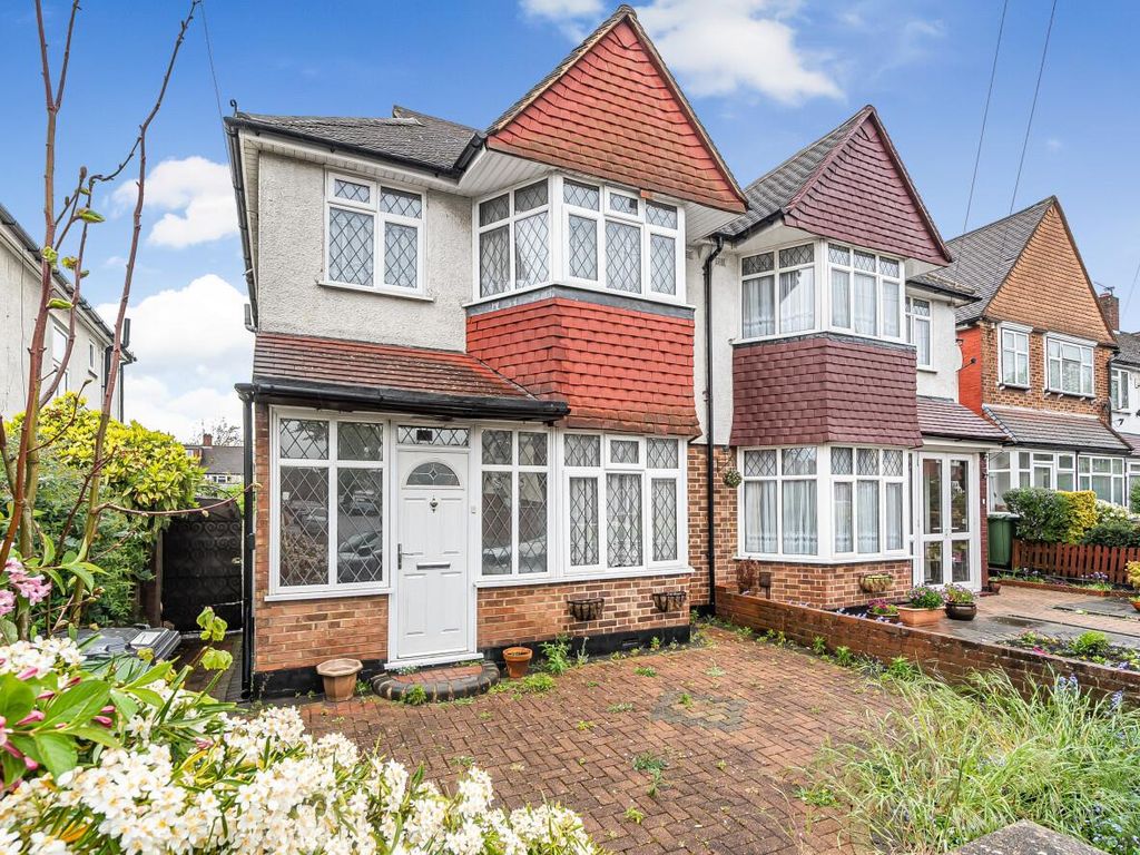 4 bed semidetached house for sale in Carstairs Road, London SE6, £