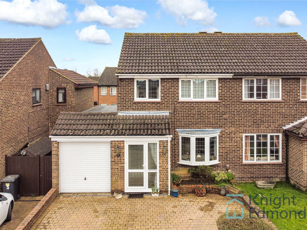 3 bed semidetached house for sale in Midsummer Road, Snodland, Kent ME6 Zoopla