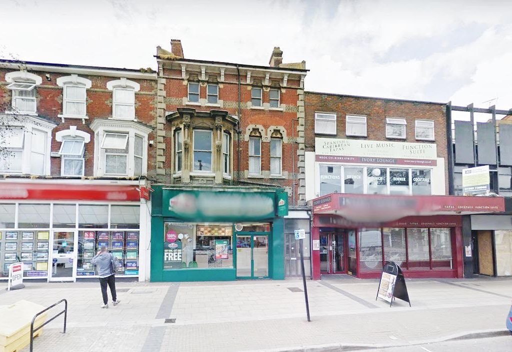 2 bed flat to rent in High Street North, Dunstable LU6, £1,225 pcm Zoopla