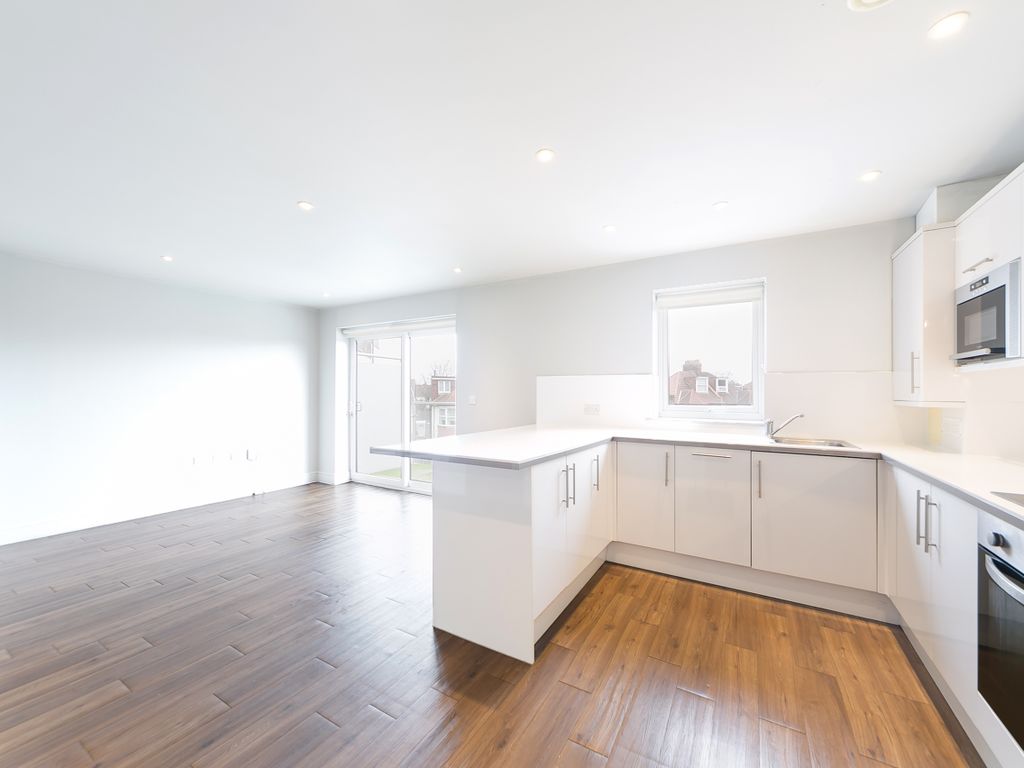 3 bed flat to rent in Emerald House, 1B Claremont Avenue, New Malden