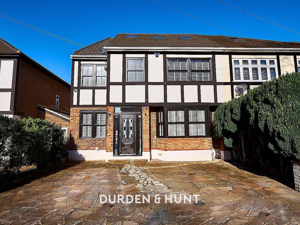 5 bed semidetached house for sale in Coronation Close, Barkingside IG6