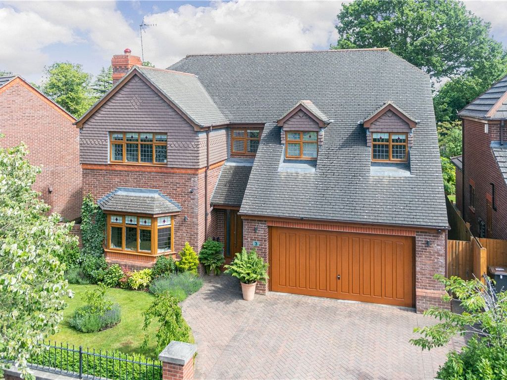 4 bed detached house for sale in Rhodes Drive, Harrogate, North