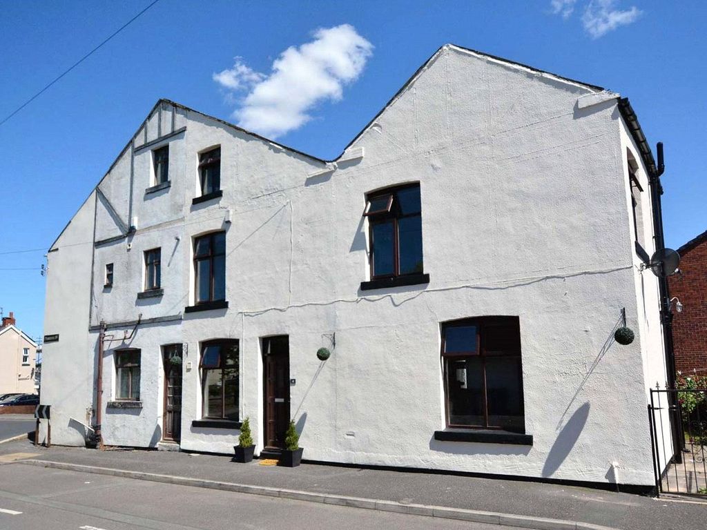 3 bed terraced house for sale in Primitive Street, Carlton, Wakefield