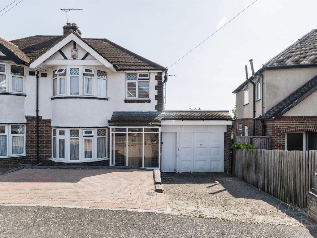 3 bed semidetached house for sale in Walcot Avenue, Luton LU2 Zoopla
