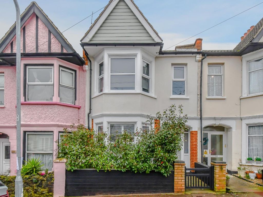 3 bed terraced house for sale in Ramuz Drive, WestcliffOnSea SS0, £