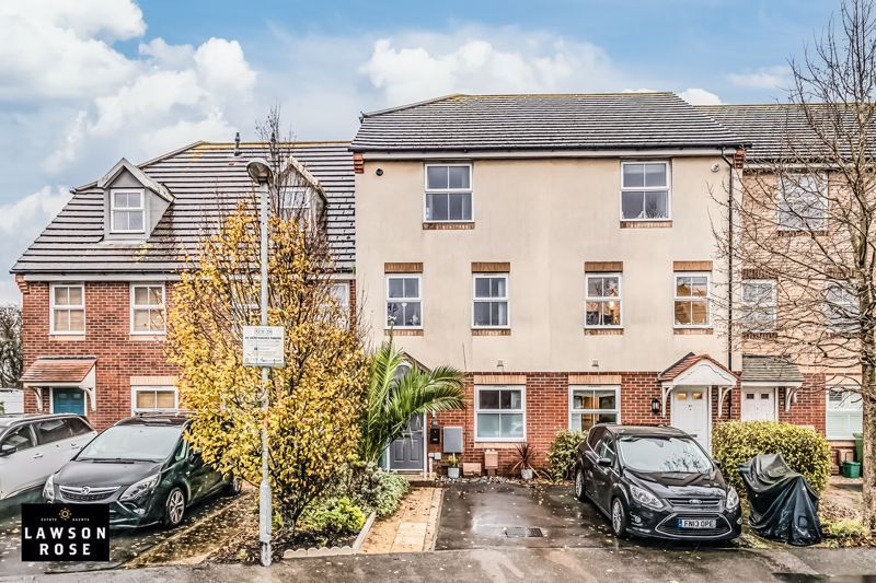 4 bed town house for sale in East Shore Way, Portsmouth PO3, £390,000