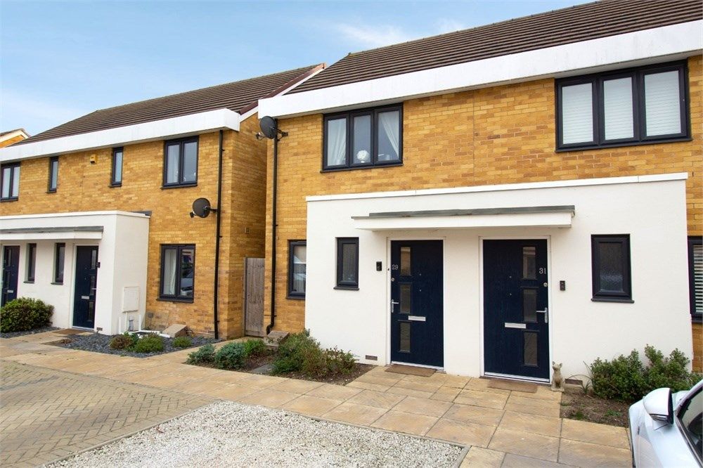 2 bed semidetached house for sale in Sanderling Close, East Tilbury
