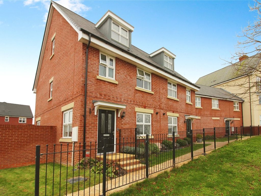 3 bed semidetached house to rent in Hawthorn Avenue, Andover