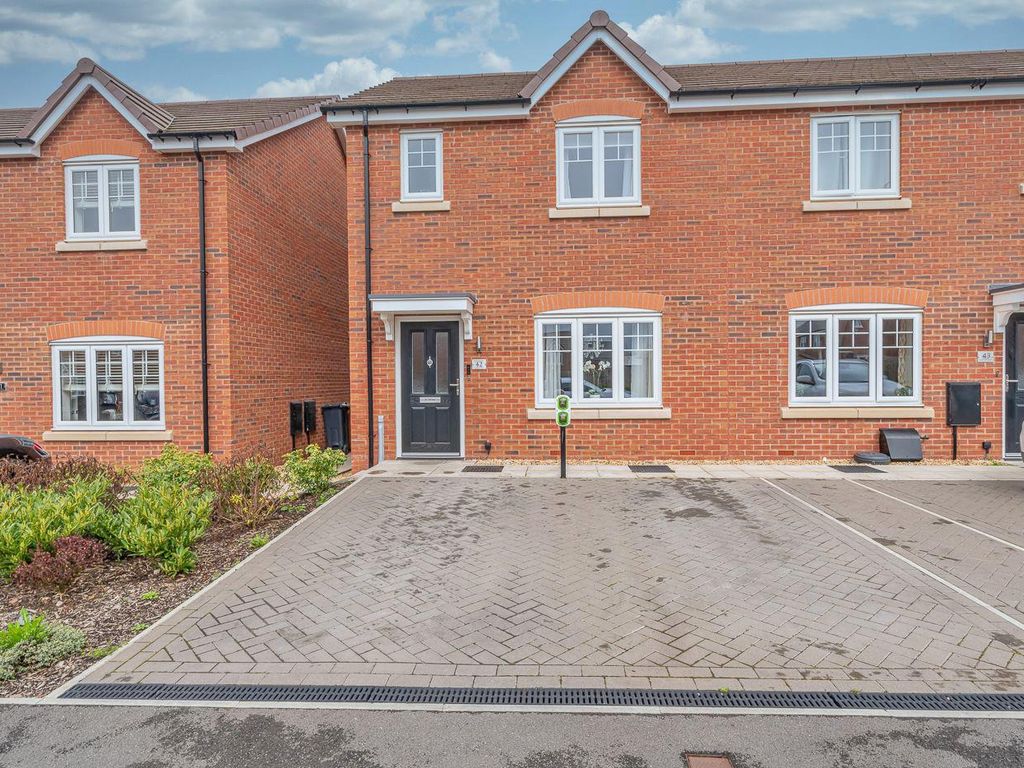 3 bed end terrace house for sale in Leasowe Road, Walsall Wood, Walsall