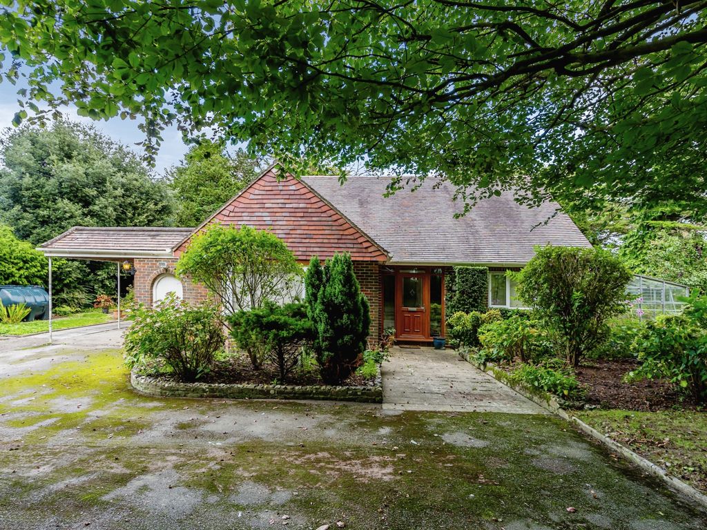 3 bed detached bungalow for sale in Church Lane, Barnham, Bognor Regis