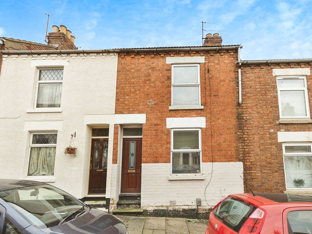 3 bed terraced house for sale in Gordon Street, Northampton NN2, £