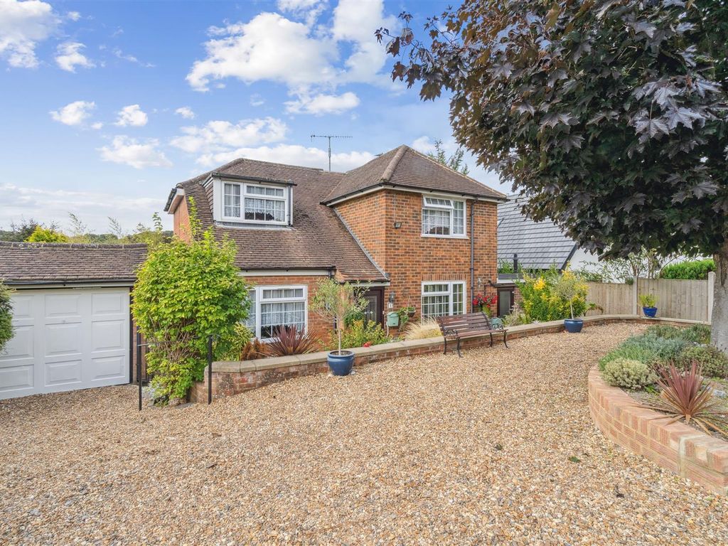 4 bed detached house for sale in Whinneys Road, Loudwater, High