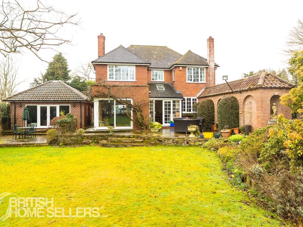 4 bed detached house for sale in Galtons Lane, Belbroughton