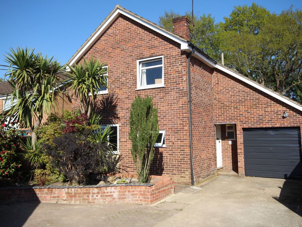4 bed detached house for sale in Pipers End, Slinfold, Horsham RH13