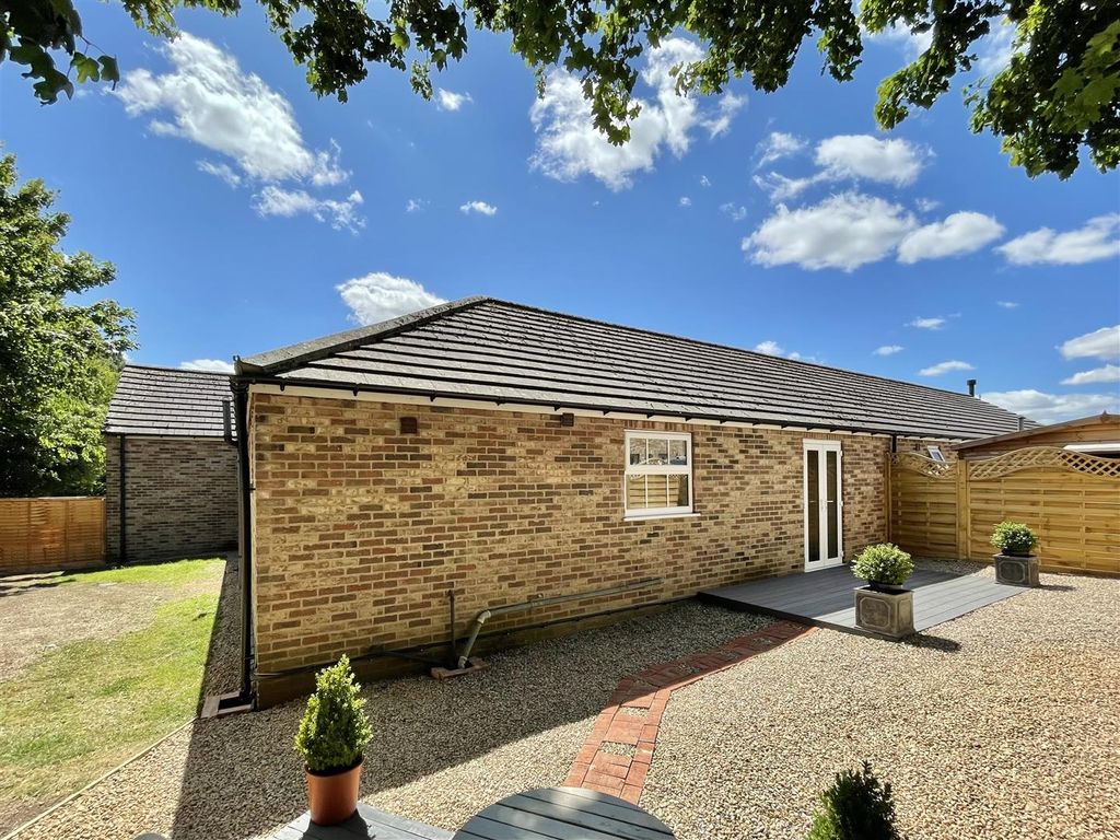 3 bed bungalow for sale in Thirkleby Park, Thirkleby, Thirsk YO7 Zoopla
