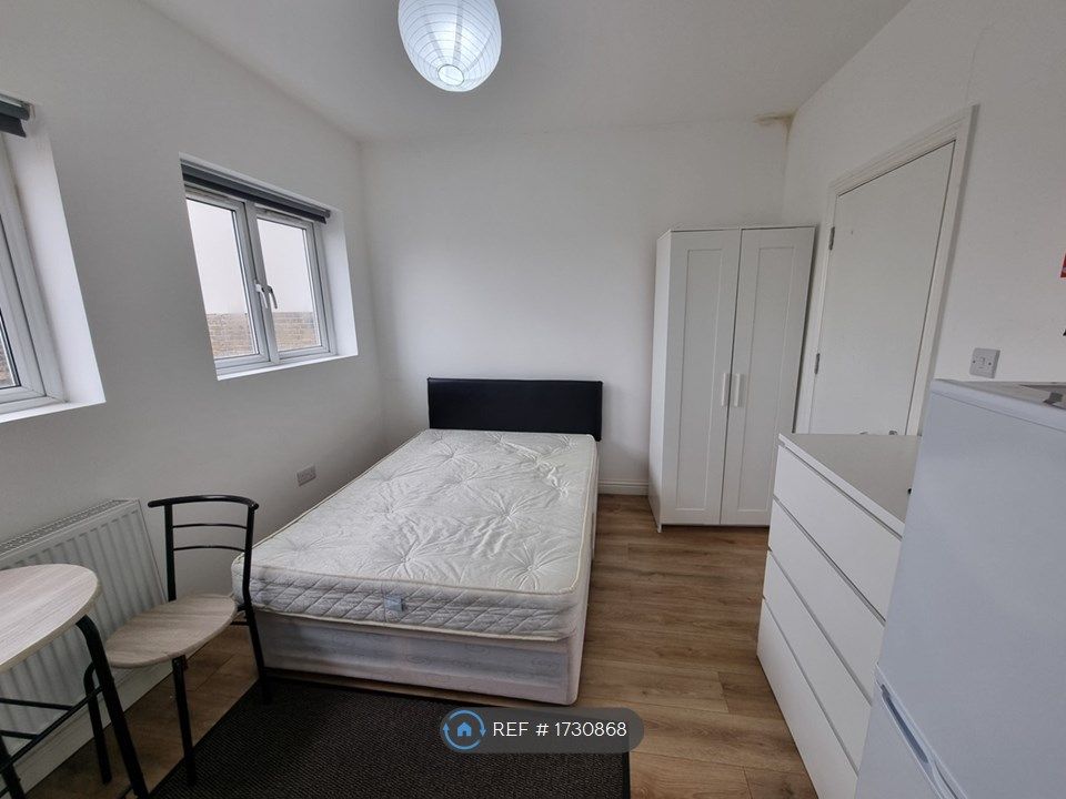 Studio to rent in Barking Road, London E13 Zoopla